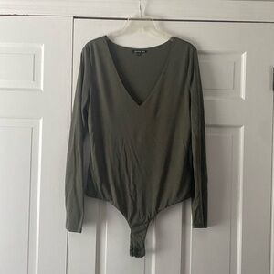 Gianni bini long sleeve v neck